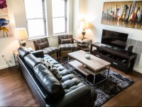 East Chestnut Street Apartment by Stay Alfred