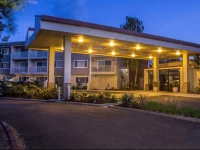Best Western Plus Garden Court Inn