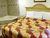 Glen Capri Inn and Suites - Colorado St