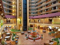 Embassy Suites Kansas City Plaza