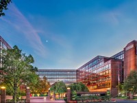 LaGuardia Plaza Hotel