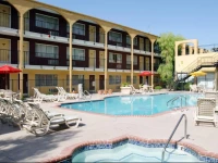 Mardi Gras Hotel & Casino