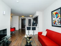 Downtown Iris Apartment