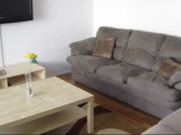 One-Bedroom Apartment in Beverly Hills