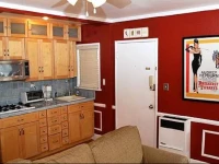 Hollywood Hills Suites