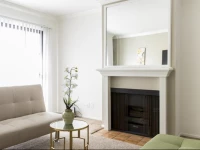 Hollywood Vista Views: Perfect Location