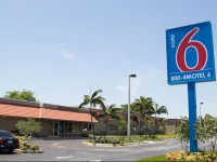 Motel 6 Miami 2*