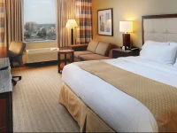 DoubleTree by Hilton St. Louis at Westport