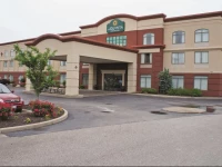 La Quinta Inn & Suites St. Louis Airport-Riverport
