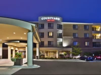 Courtyard by Marriott Madison West / Middleton