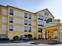 La Quinta Inn & Suites Memphis East-Sycamore View