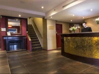 Broadway Hotel & Hostel