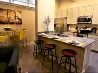 North Carondelet Street Apartment by Stay Alfred