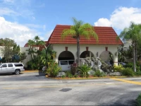 Maingate Lakeside Resort