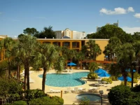 Quality Suites Orlando Close to I-Drive