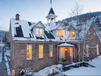 Washington School House Hotel