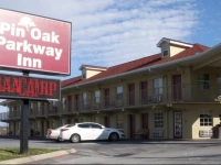 Pin Oak Parkway Inn