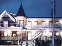 Crowne Pointe Historic Inn Adults Only