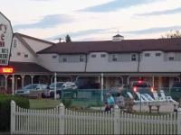 Cherry Lane Motor Inn Amish Country