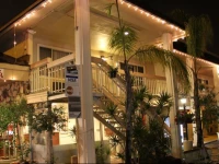 Caravelle Inn & Suites 2*