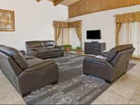 Days Inn & Suites Santa Rosa