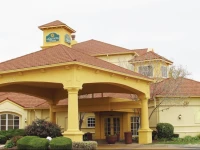 La Quinta Inn & Suites St. Louis Westport