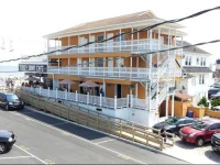 Boardwalk Hotel Charlee & Apartments