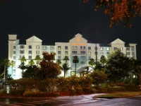Comfort Suites Maingate East 2*