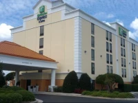 Holiday Inn Express & Suites Wilmington-University Center