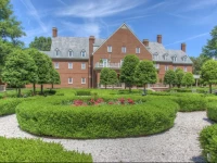 Founders Inn and Spa