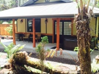 Tsugi Teahouse At Volcano