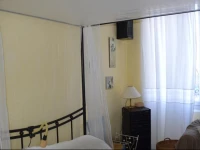 Volets Bleus et Briques Rouges