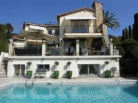 Amazing Villa Californian Style