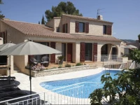 La Demeure InsoupГ§onnГ©e