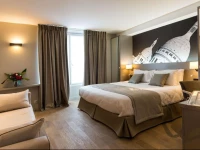 Midnight Hotel Paris