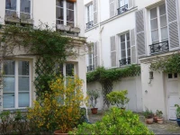 Apartment Rue Jarente Paris