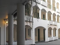 Eurohotel Saint Denis Basilique