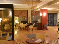 Queens Leriotis Hotel 2*