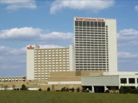 Sheraton Greensboro at Four Seasons 3*