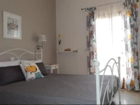 Nikos & Vivi Studios