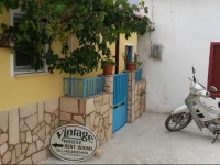 Vintage House in Voroi