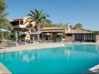 Helena Apartments & Villas