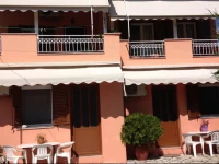 Dina Apartments in Kalamitsi