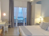 Seafront Studios and Apartments