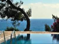 Golden Sand Apartments