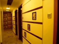 Stay Vista Rooms near Marine Drive