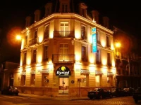 Brit Hotel Aux Sacres 3*