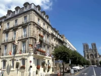 De La Cathedrale Reims 2*