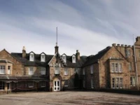 Huntley Arms Hotel 4*