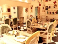 OYO Premium Sarat Bose Road